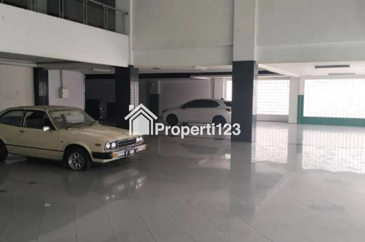 Gedung 3 Lantai dan Gudang Raya Tandes Tanjungsari Surabaya Pusat - 2