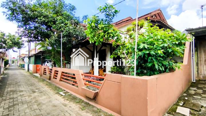 Rumah Mewah LT 400 m² Jalan Kober Purwokerto, Dekat Stasiun - 1