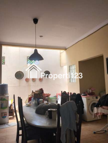 Rumah second 2 lantai dalam cluster di Ciracas Jakarta Timur - 10