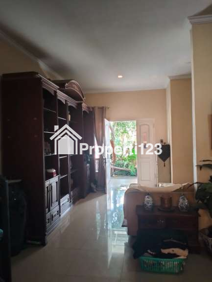 Rumah second 2 lantai dalam cluster di Ciracas Jakarta Timur - 9