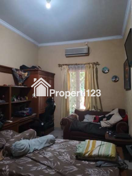 Rumah second 2 lantai dalam cluster di Ciracas Jakarta Timur - 3