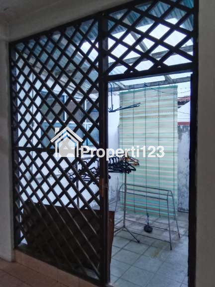 DIJUAL CEPAT! Rumah 2 Lantai 4 Kamar di Komplek Strategis. - 9