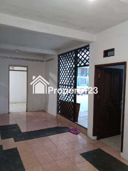 DIJUAL CEPAT! Rumah 2 Lantai 4 Kamar di Komplek Strategis. - 4