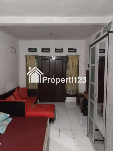 DIJUAL CEPAT! Rumah 2 Lantai 4 Kamar di Komplek Strategis. - 6