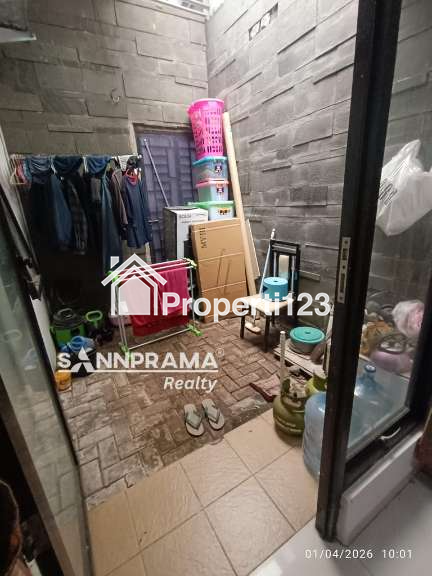 Rumah pojok strategis dekat gerbang tol Sawangan Depok - 10