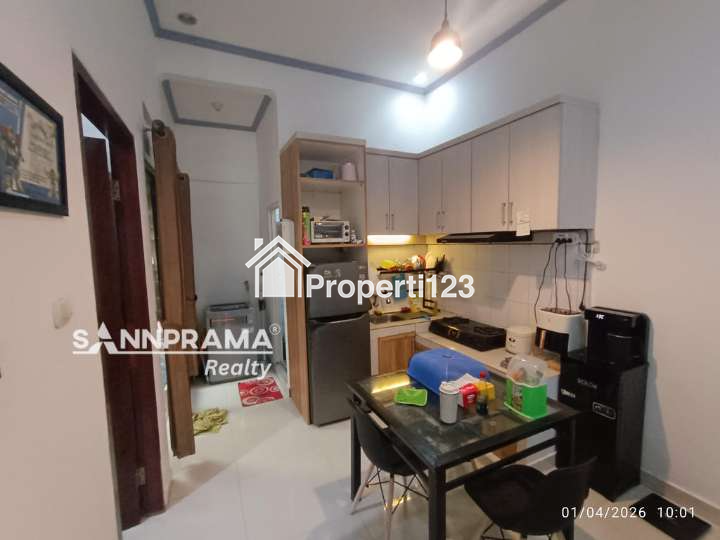 Rumah pojok strategis dekat gerbang tol Sawangan Depok - 6