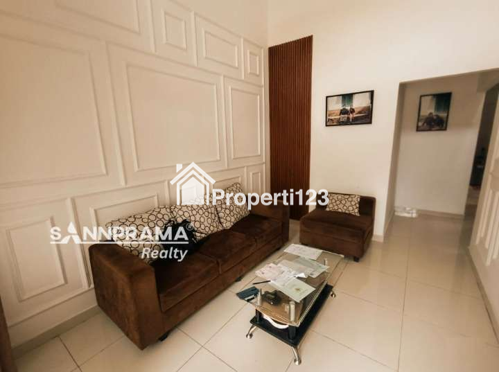 Rumah pojok strategis dekat gerbang tol Sawangan Depok - 5