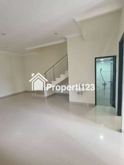 RUMAH BARU GRESS LOKASI STRATEGIS DI MANYAR KERTOADI SUKOLILO SURABAYA - 3