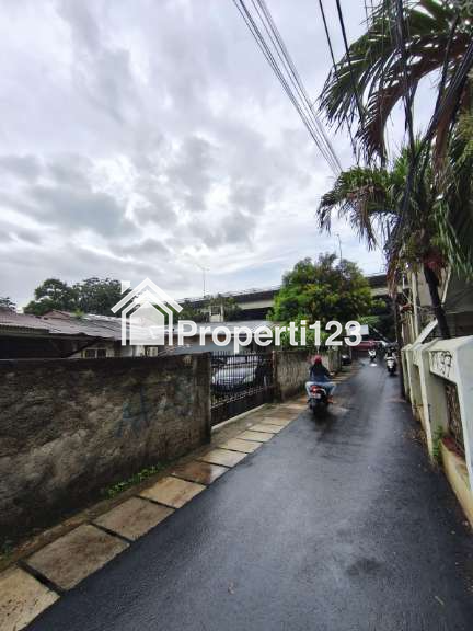 Dijual rumah tua Utan Kayu Utara 19,25x42m (809m) - 3