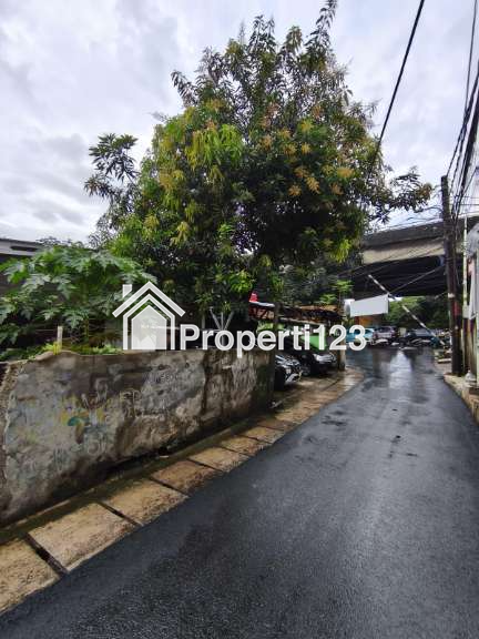 Dijual rumah tua Utan Kayu Utara 19,25x42m (809m) - 5