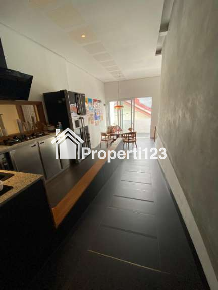 Dijual rumah hoek bagus di Kayu Putih - 5