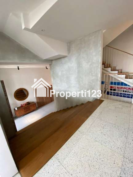 Dijual rumah hoek bagus di Kayu Putih - 7