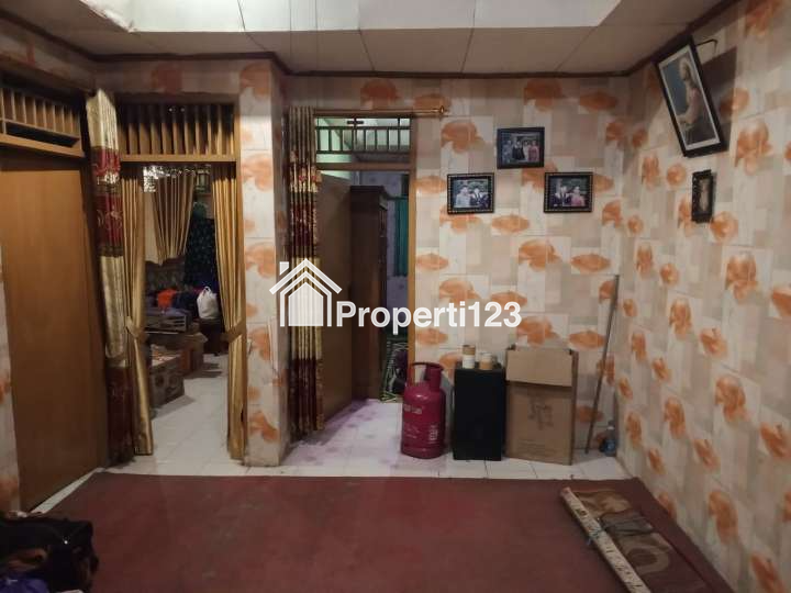 Dijual rumah 1 (satu) lantai di Kota Bekasi, 100 m2, Rp. 650 Juta (Nego), Bebas Banjir, Cocok untuk investasi, Bisa direnovasi ulang dijadikan Kontrakan Beberapa Pintu, Passive Income - 7
