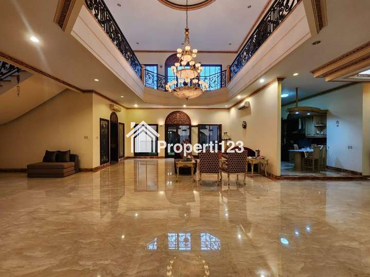 Jual rumah mewah classic di Sunter Danau Agung - 1