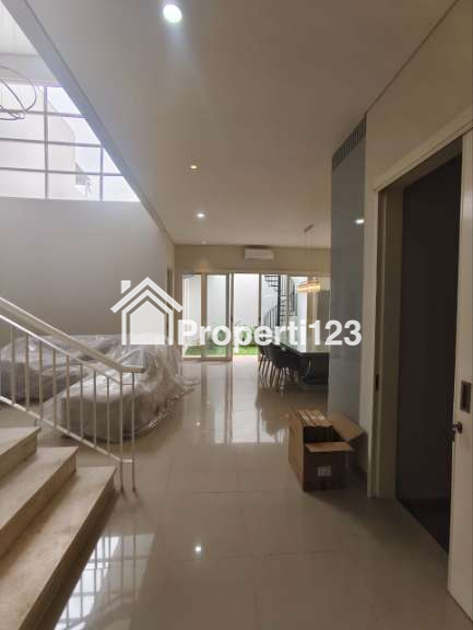 Rumah Baru Gress Semi Furnished Lokasi Manyar Jaya Sukolilo Surabaya - 3
