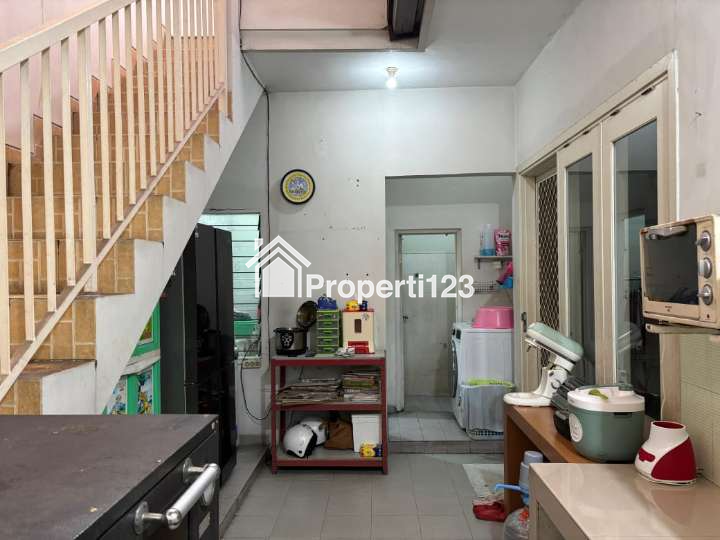 Rumah Minimalis Siap Huni Di Perumahan Central Park A. Yani Ketintang Surabaya - 6