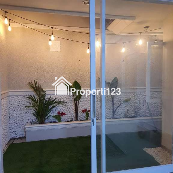 Rumah Cantik Semi Furnished Siap Huni Di Perumahan Graha Indah Gayung Kebonsari Surabaya - 5