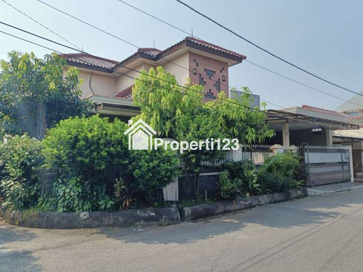 Rumah Hoek Perumahan Pulo Gebang Permai Jakarta Timur - 1