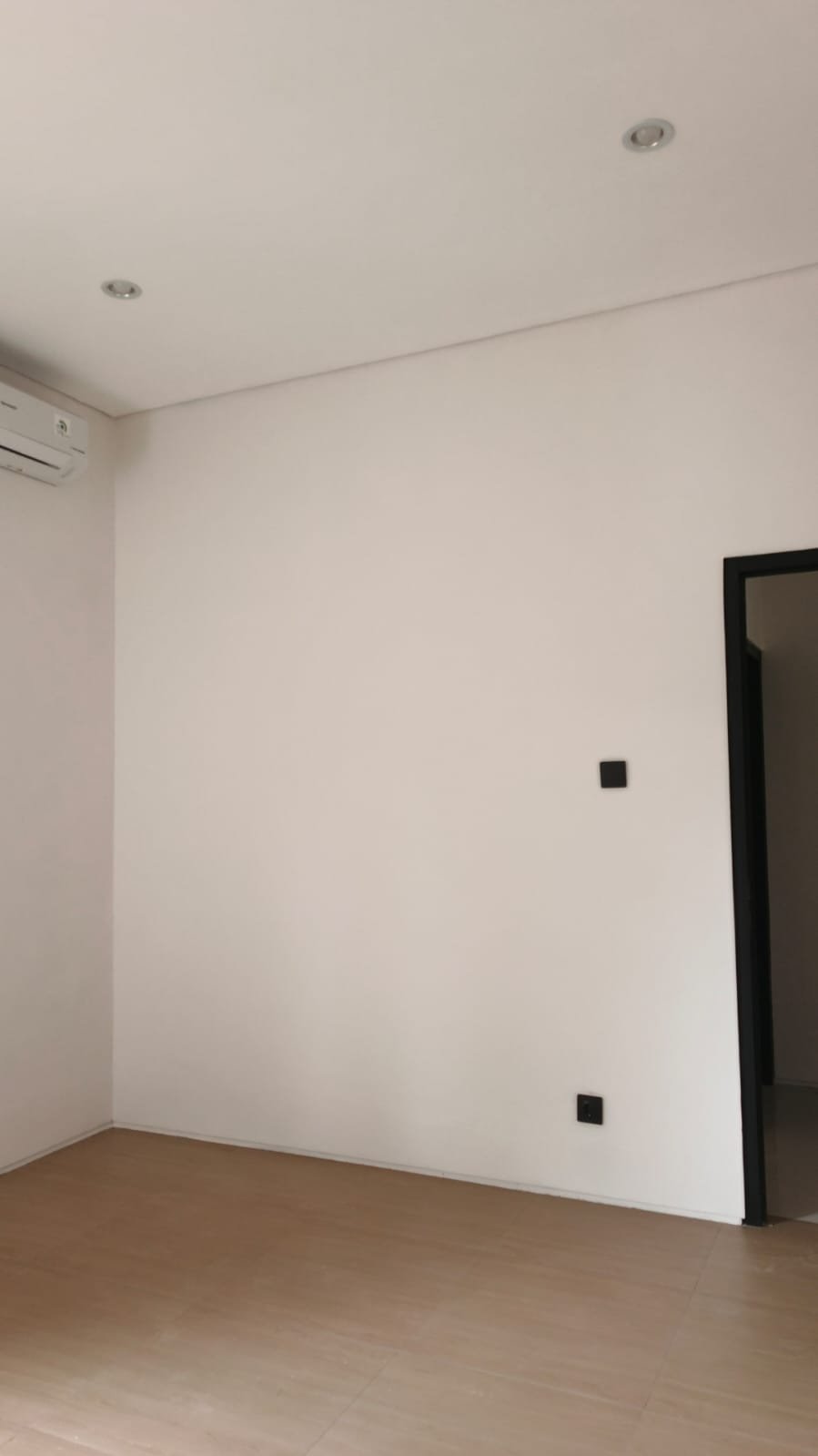 Rumah modern minimalis strategis di Cirendeu Tang Sel - 9