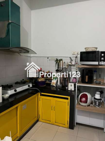 ‼️JUAL CEPAT‼️ Rumah Siap Huni di Perumahan Elit Royal Ketintang Regency Surabaya - 3