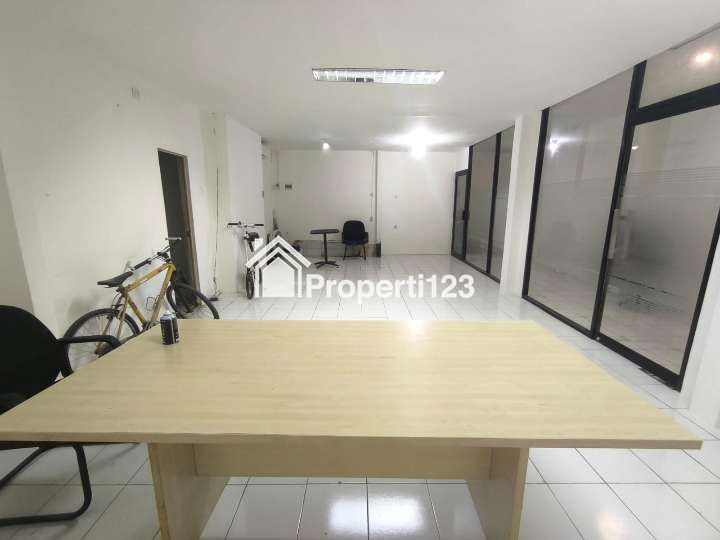 Ruang Kantor Disewakan di Menteng Dalam - 2