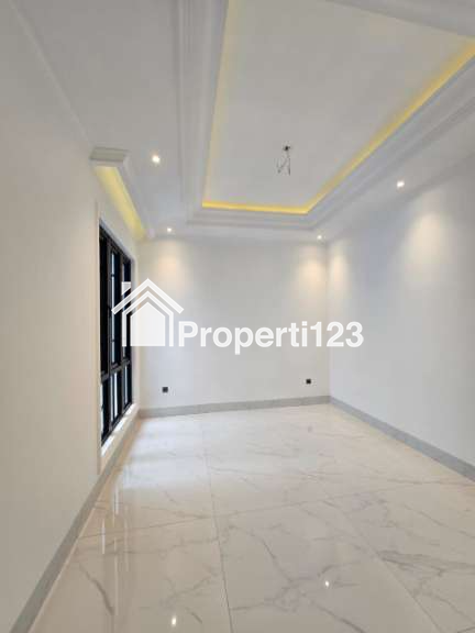 Rumah baru American Classic di Cempaka Putih Jakpus - 3