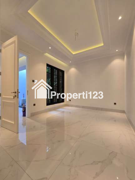 Rumah baru American Classic di Cempaka Putih Jakpus - 11