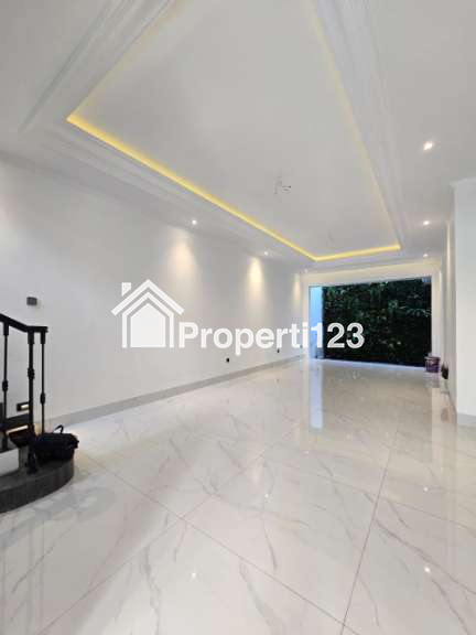 Rumah baru American Classic di Cempaka Putih Jakpus - 13