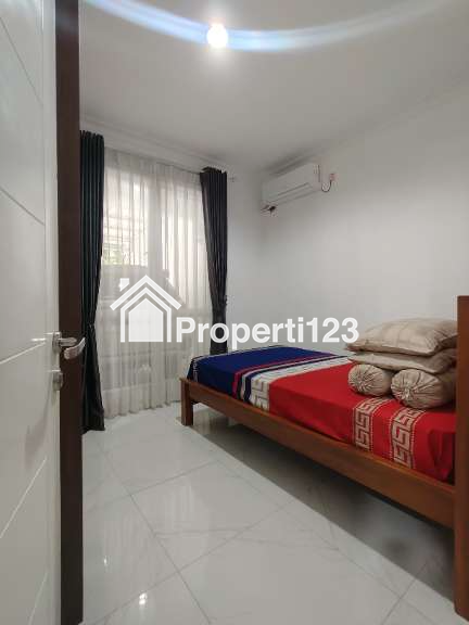 Rumah Secondary 2 Lantai dalam komplek di Pondok Kelapa Jaktim - 9