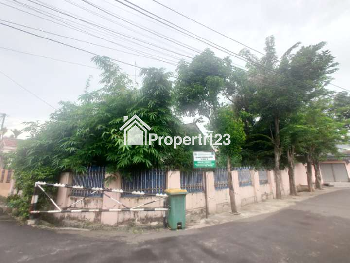 Rumah Tinggal + Toko - 1