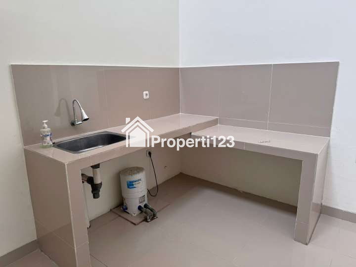 Rumah Rapi Siap Huni Cluster Lavesh Harapan Indah Bekasi - 3