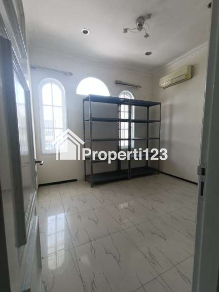 ‼️JUAL CEPAT‼️ Rumah Murah Baru Renovasi Siap Huni di Perumahan Nirwana Eksekutif Wonorejo Rungkut - 8