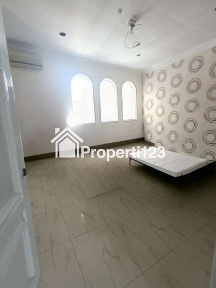 ‼️JUAL CEPAT‼️ Rumah Murah Baru Renovasi Siap Huni di Perumahan Nirwana Eksekutif Wonorejo Rungkut - 2