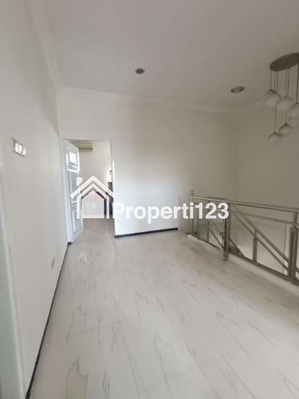 ‼️JUAL CEPAT‼️ Rumah Murah Baru Renovasi Siap Huni di Perumahan Nirwana Eksekutif Wonorejo Rungkut - 6