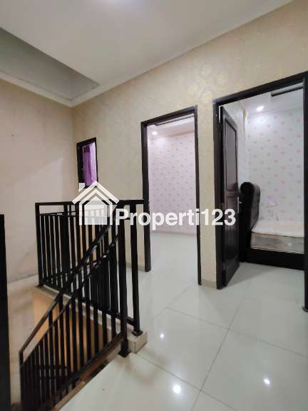 Rumah Secondary 2 Lantai Dalam Cluster di Kampung Tengah Condet - 3