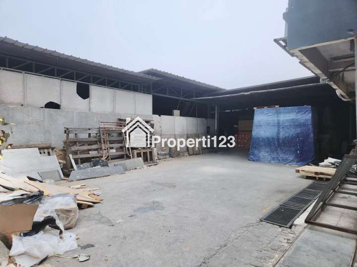 Gudang Kantor Jalan Husein Sastranegara Jurumudi Benda Tangerang - 5