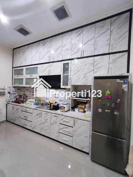 Rumah Mulyosari Mas Minimalis Bangunan Baru Semi Furnished - 4