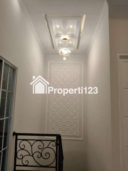 Rumah 2 lantai siap huni di Tanah Baru Depok - 5