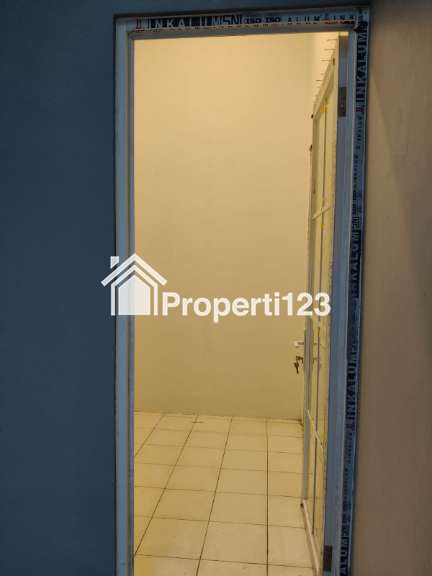 Rumah 2 lantai siap huni di Tanah Baru Depok - 9