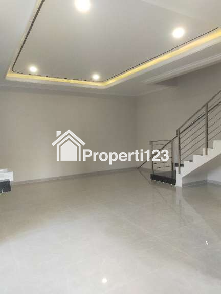 Rumah Baru Modern Siap Huni di Perumahan Sutorejo Prima Mulyorejo Surabaya Timur - 6