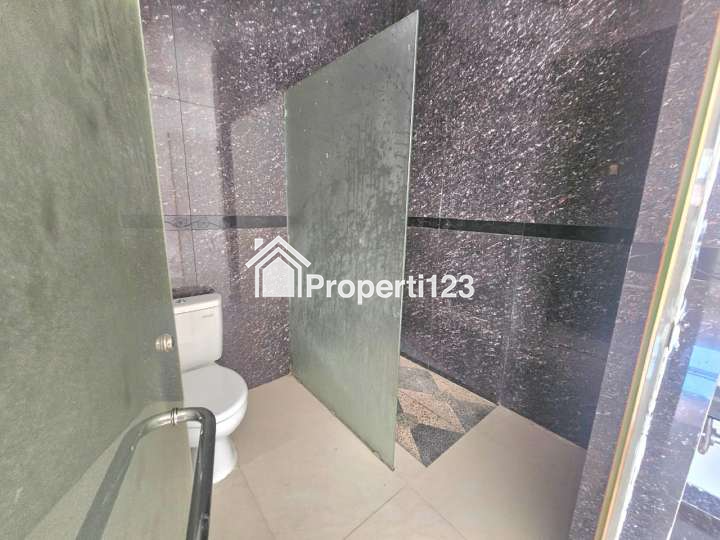 Ruko Murah Jalan Boulevard Hijau Raya Harapan Indah Bekasi - 12