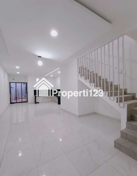 Rumah baru industrial di Kav DKI Meruya Selatan Jakbar - 8