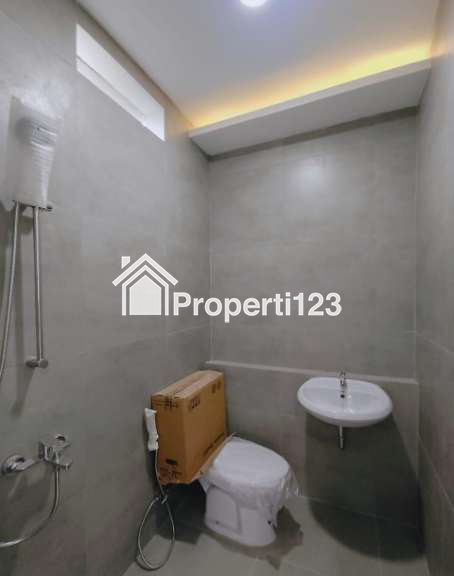 Rumah baru industrial di Kav DKI Meruya Selatan Jakbar - 4