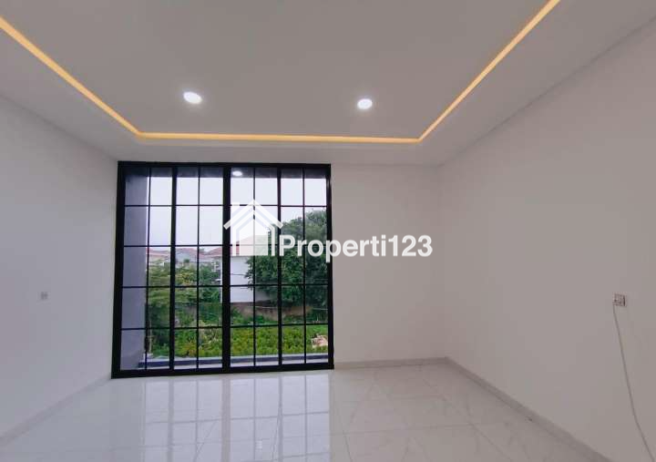 Rumah baru industrial di Kav DKI Meruya Selatan Jakbar - 5