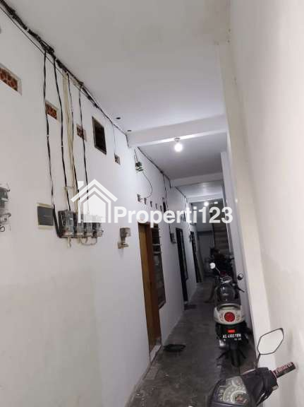 Dijual Murah Kost Aktif Baru Renov Selangkah Ke UPN Lokasi Gunung Anyar Surabaya Timur - 2