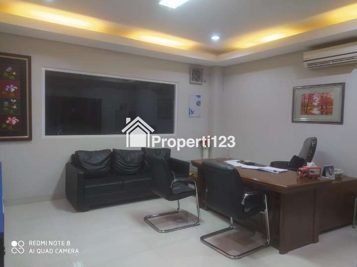 Jual Gedung Showroom dan Bengkel Mobil di Pancoran Mas Depok - 9