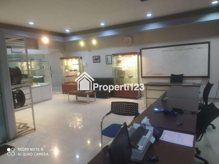 Jual Gedung Showroom dan Bengkel Mobil di Pancoran Mas Depok - 4