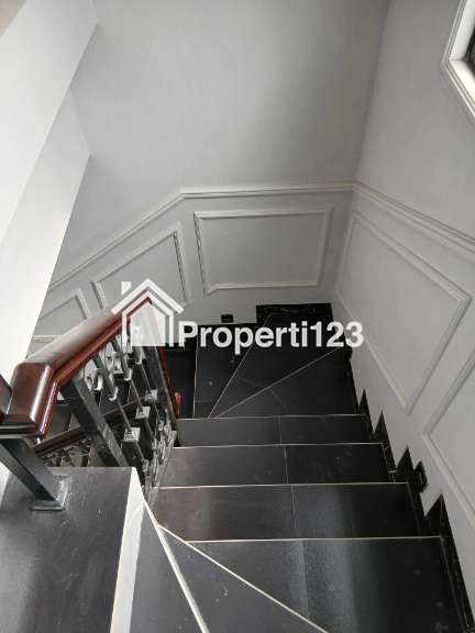 Rumah Mewah 2 lantai murah dipinggir jalan raden saleh depok - 7