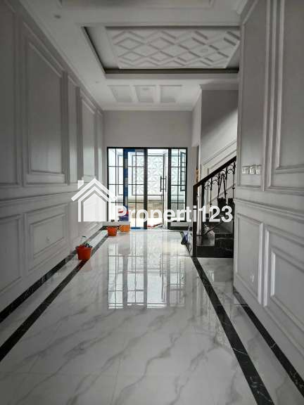 Rumah Mewah 2 lantai murah dipinggir jalan raden saleh depok - 2