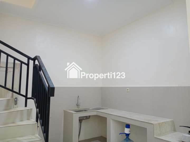 Rumah mezzanine 1,5 lantai di Perumnas Depok 1 Pancoran Mas Depok - 7